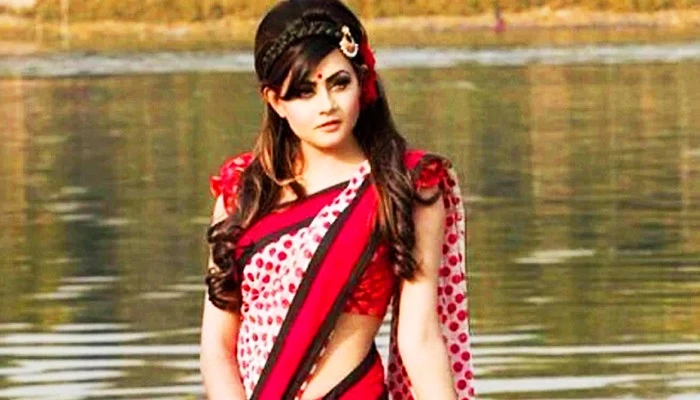 ক্যানসারের কাছে হার মানলেন মডেল ও অভিনেত্রী তুলনা