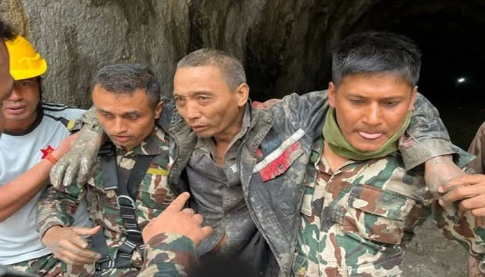 নেপালের সুড়ঙ্গ থেকে বন্যার ১০ দিন পর চীনা নাগরিককে জীবিত উদ্ধার