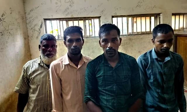 নোয়াখালীতে ডাকাতির প্রস্তুতিকালে গ্রেপ্তার ৬