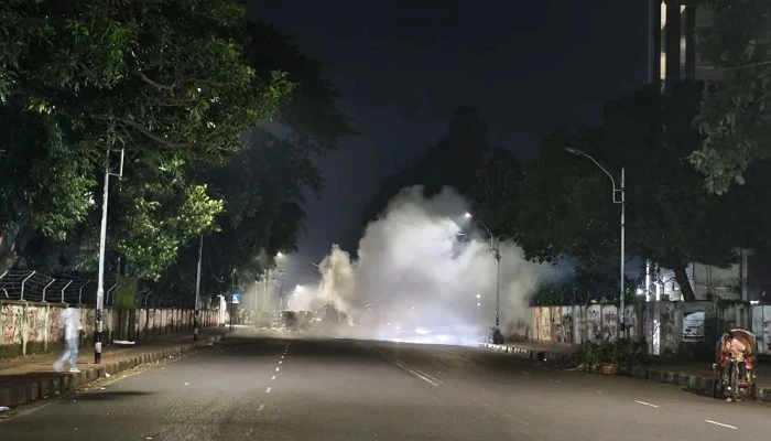 ঢাকা বিশ্ববিদ্যালয় এলাকায় ককটেল বিস্ফোরণ