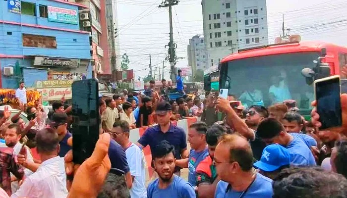 ফেনী পৌঁছেছেন প্রধানমন্ত্রী