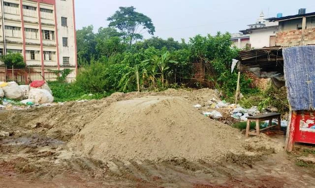 বিএনপি নেতার ভাইয়ের বিরুদ্ধে জমি দখল চেষ্টার অভিযোগ