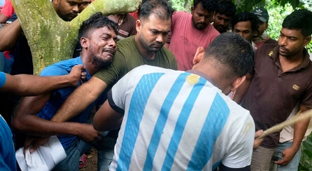 অটোরিকশা ছিনতাইয়ের চেষ্টা, যুবককে পুলিশে সোপর্দ