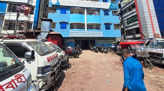 নোয়াখালীতে হাসপাতালের জানালার গ্রিল কেটে ৯ লাখ টাকা চুরি